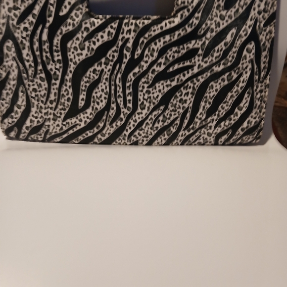 Zebra Print Clutch. Magnetic Snap Closures. - Picture 6 of 8